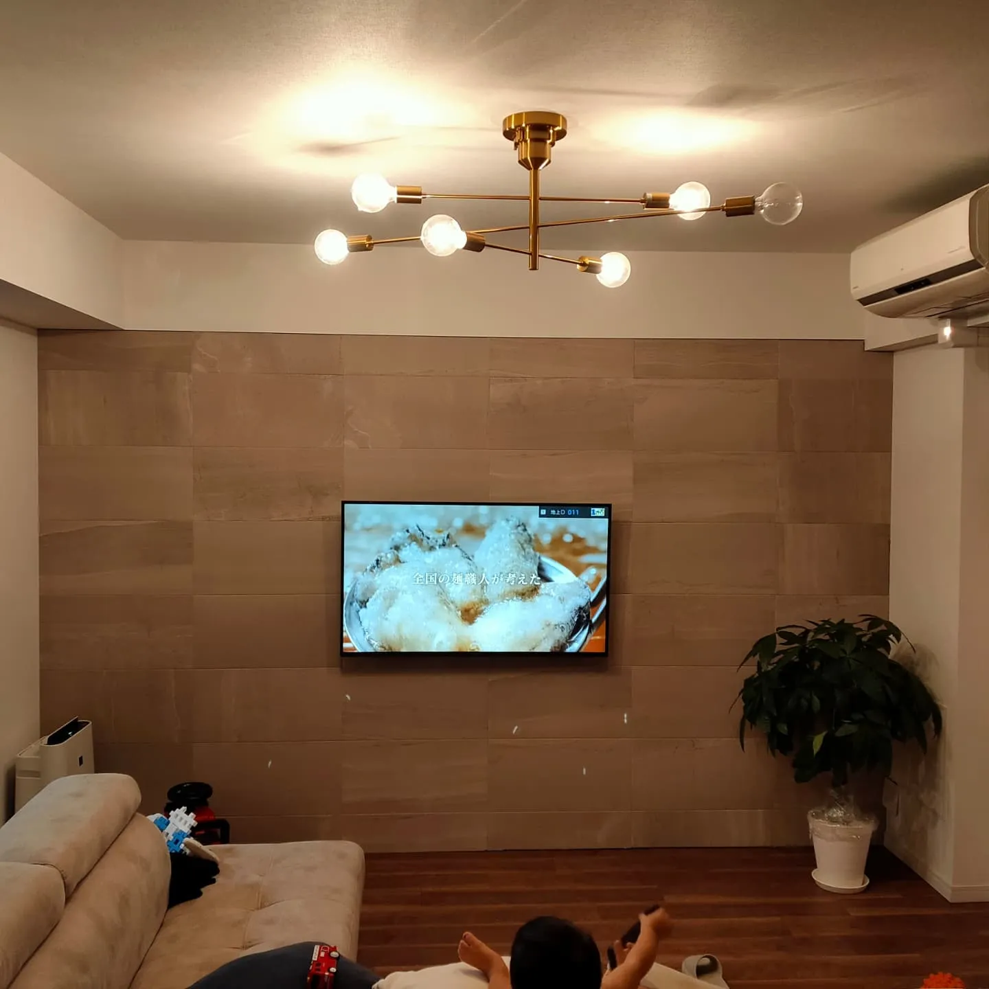 🏠✨自宅で実演!壁掛けテレビのDIY施工✨📺